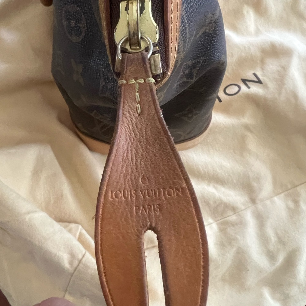 Monogram,Authentic.Very Good Condition, With Dust… - image 8